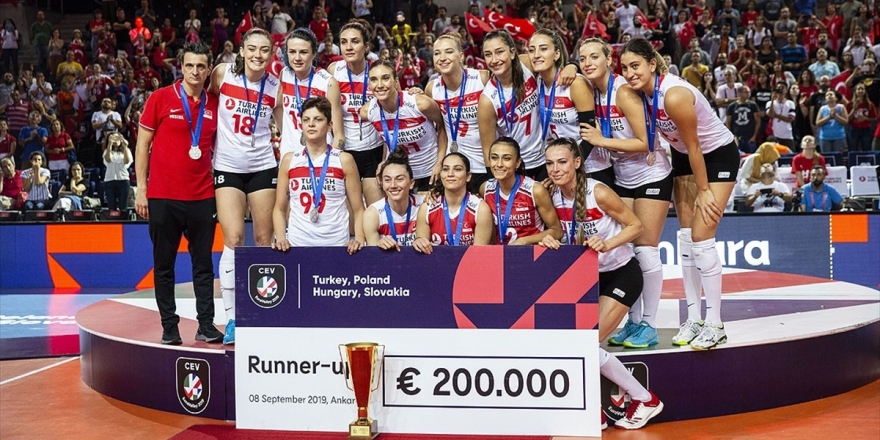 Türkiye Voleybolda Avrupa İkincisi