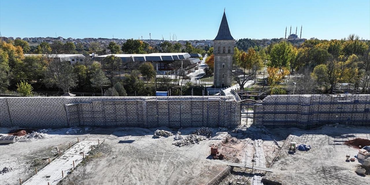 Edirne Sarayı'nın İkinci Avlusunu Çevreleyen Surların Restorasyon Çalışmalarında Sona Gelindi