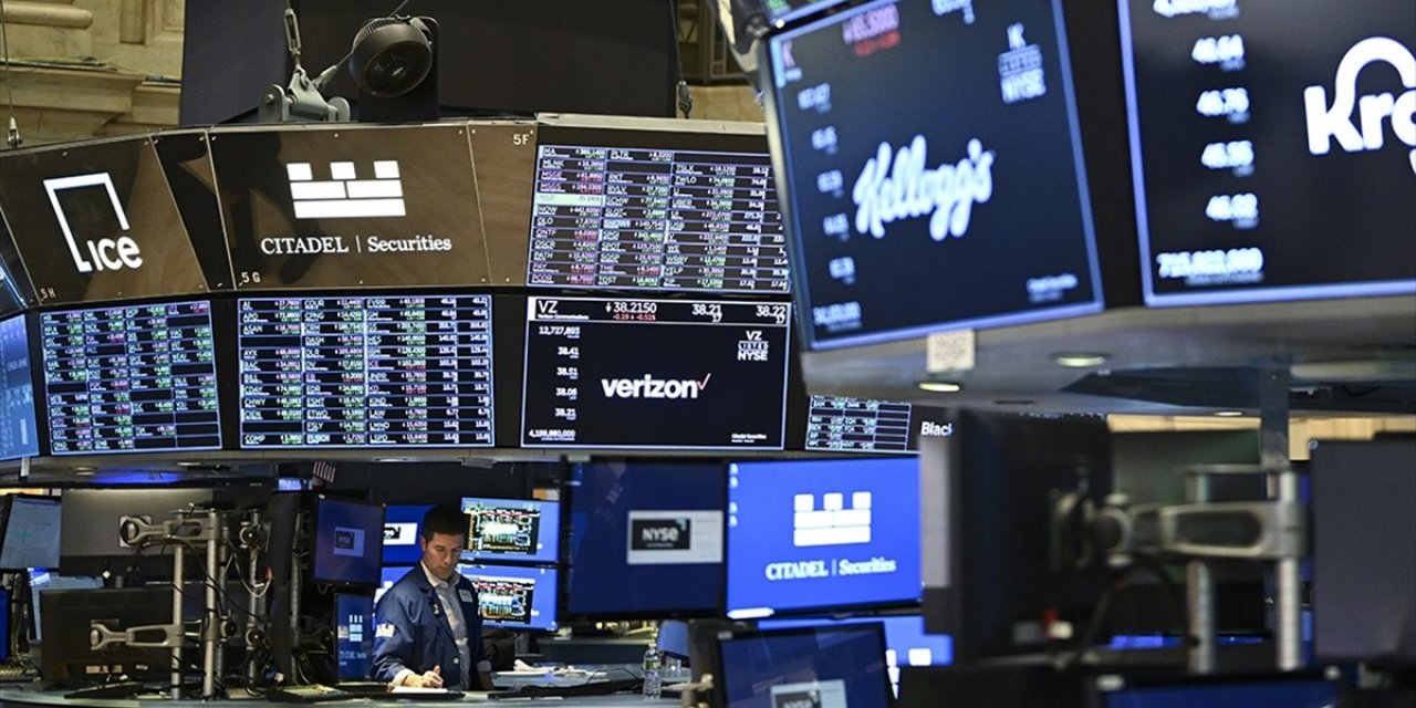 Küresel Piyasalar Yoğun Veri Haftasına Karışık Seyirle Başladı