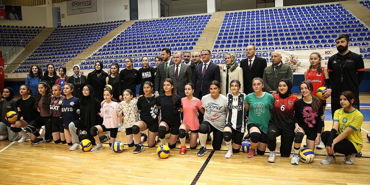 Gençlik ve Spor Bakanı Bak: Bizim İçin En Önemli Konulardan Biri de Dijital Bağımlılık Ve Kötü Alışkanlıklarla Mücadele