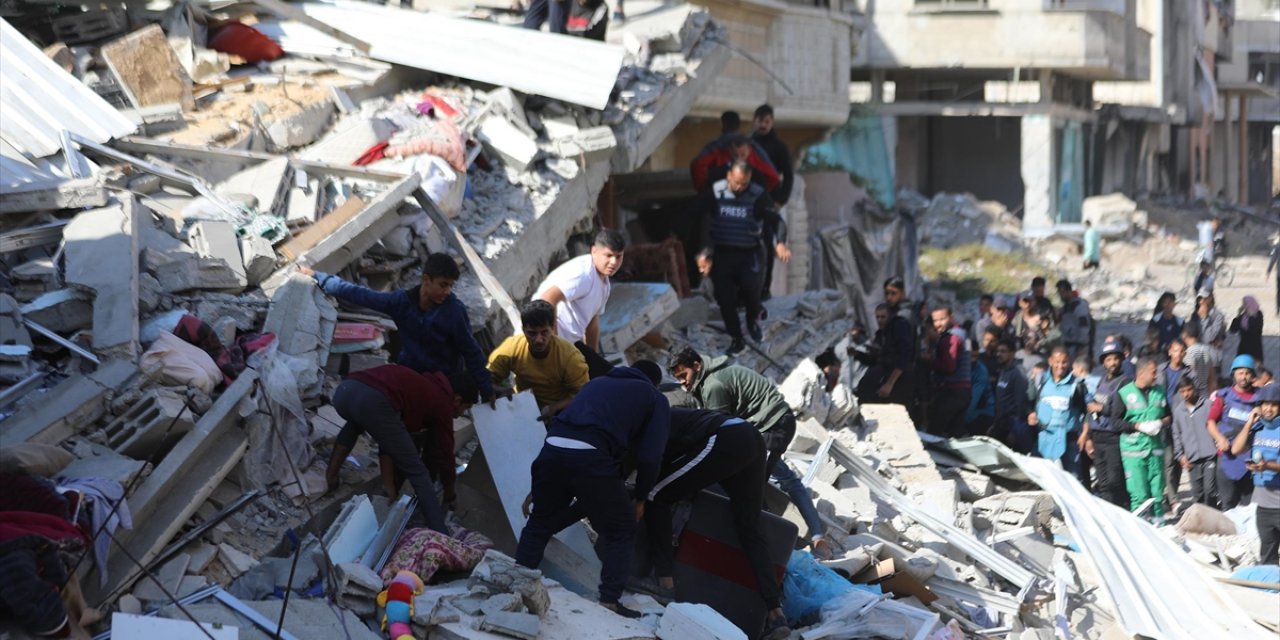 İsrail'in 409 Gündür Saldırılarını Sürdürdüğü Gazze'de Can Kaybı 43 Bin 922'ye Yükseldi