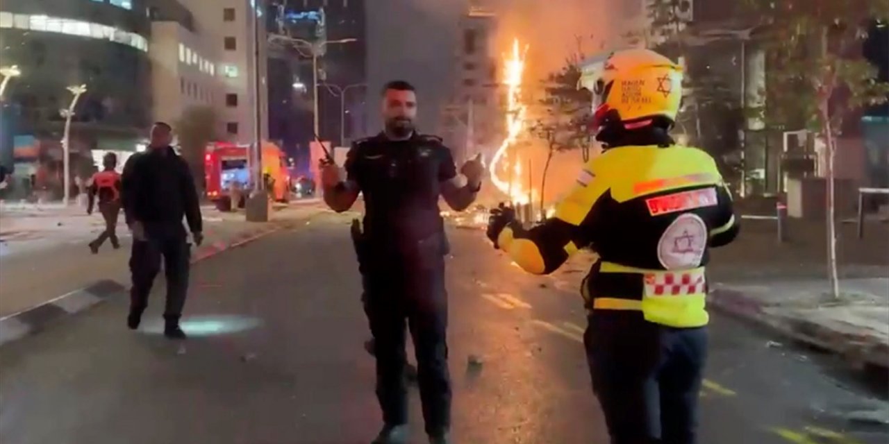 İsrail'in Merkezine Füze Saldırısında Biri Ağır 5 Kişi Yaralandı