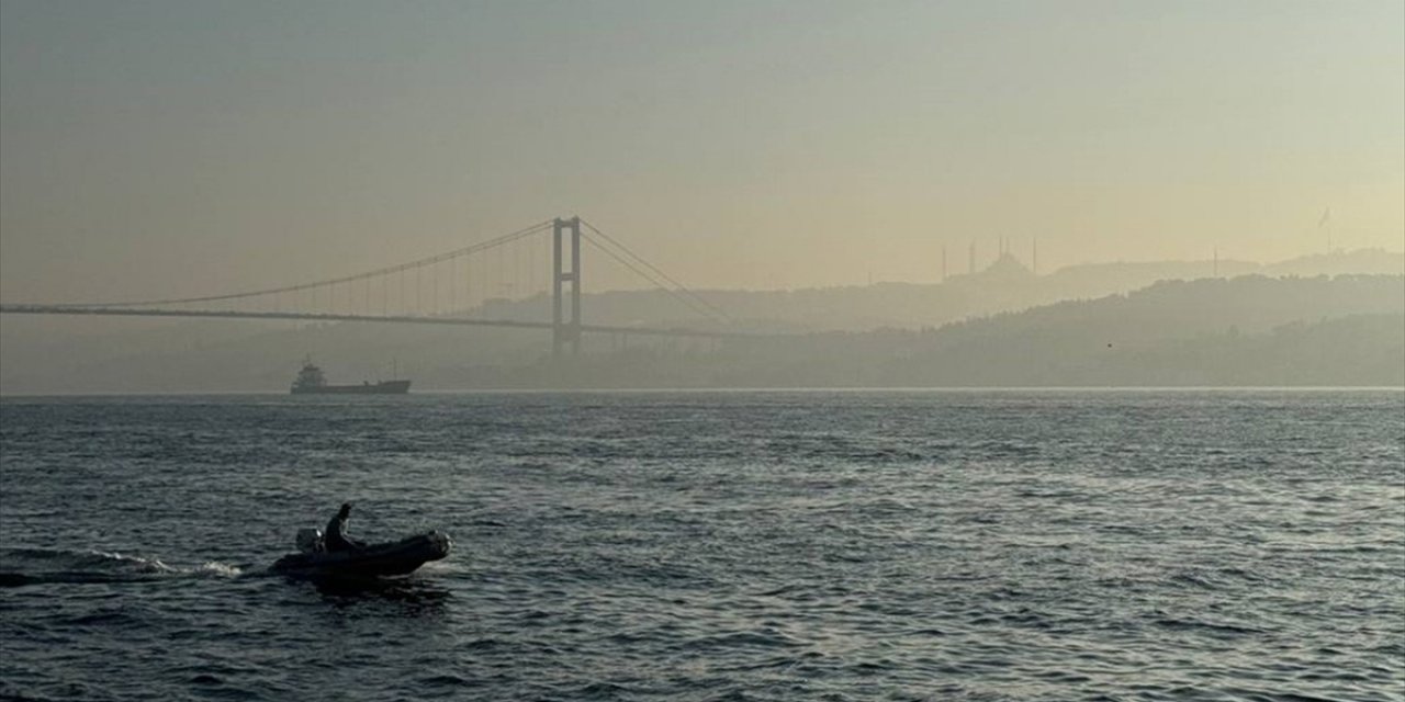 İstanbul Boğazı'nda Sis Nedeniyle Trafik Askıya Alındı