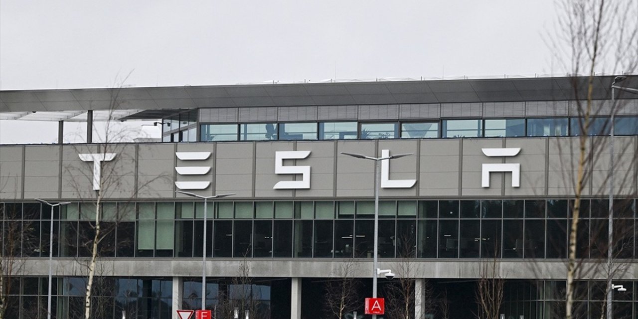 Almanya'da Tesla'nın Fabrikasını Protesto Eden Aktivistlerin Kurduğu Kamp Polis Tarafından Dağıtıldı