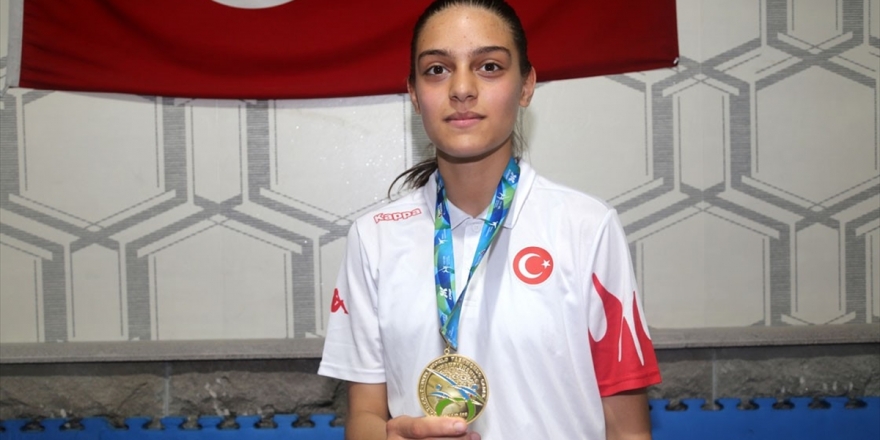 Yaz Tatilini Değerlendirmek İçin Başladığı Sporda Dünya Şampiyonu Oldu