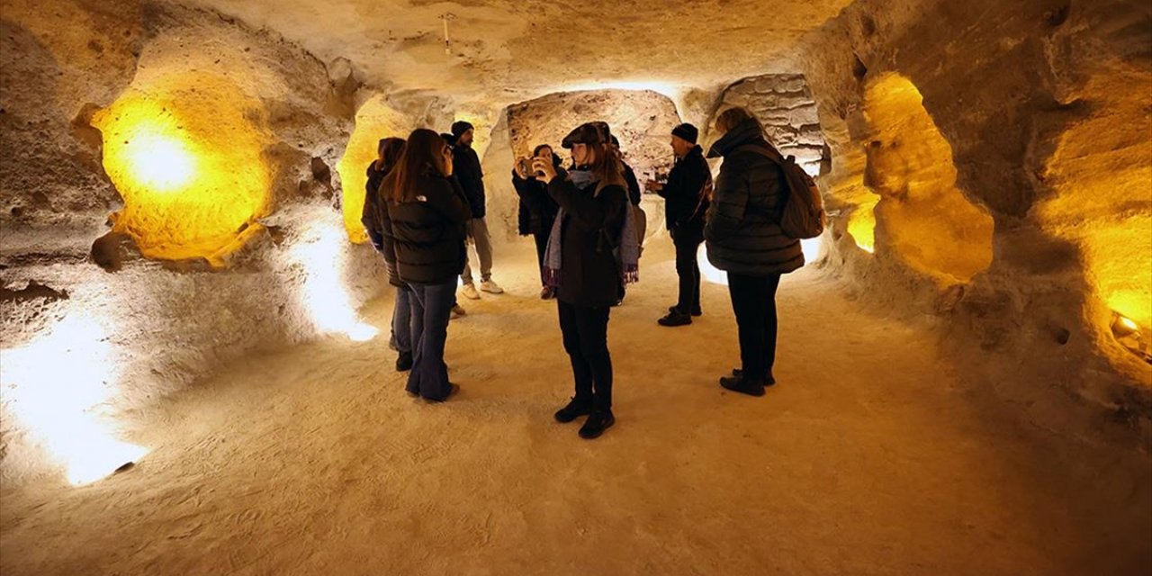 Kapadokya'daki Yer Altı Şehirlerini 10 Ayda 1 Milyon 322 Bin 598 Turist Gezdi