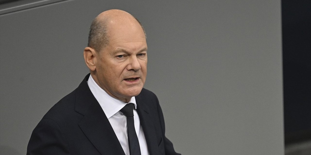 Almanya'da Sosyal Demokrat Partide Başbakan Adayının Kim Olacağı Tartışmaları Sürüyor