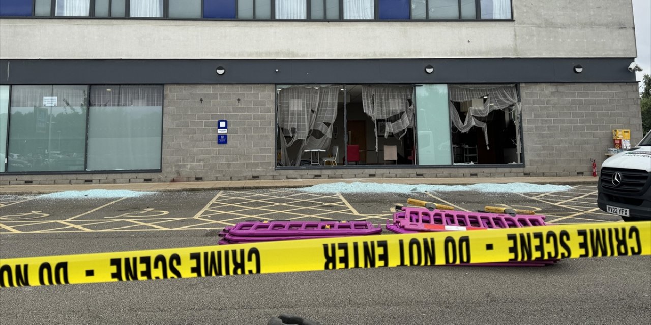 Anket: İngiltere'de Her 3 Müslüman'dan Biri Aşırı Sağ Nedeniyle Ülkeyi Terk Etmeyi Düşünüyor