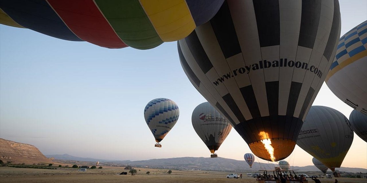 Kapadokya'da Balon Turları Rüzgar Nedeniyle Hafta Sonuna Kadar Ertelendi