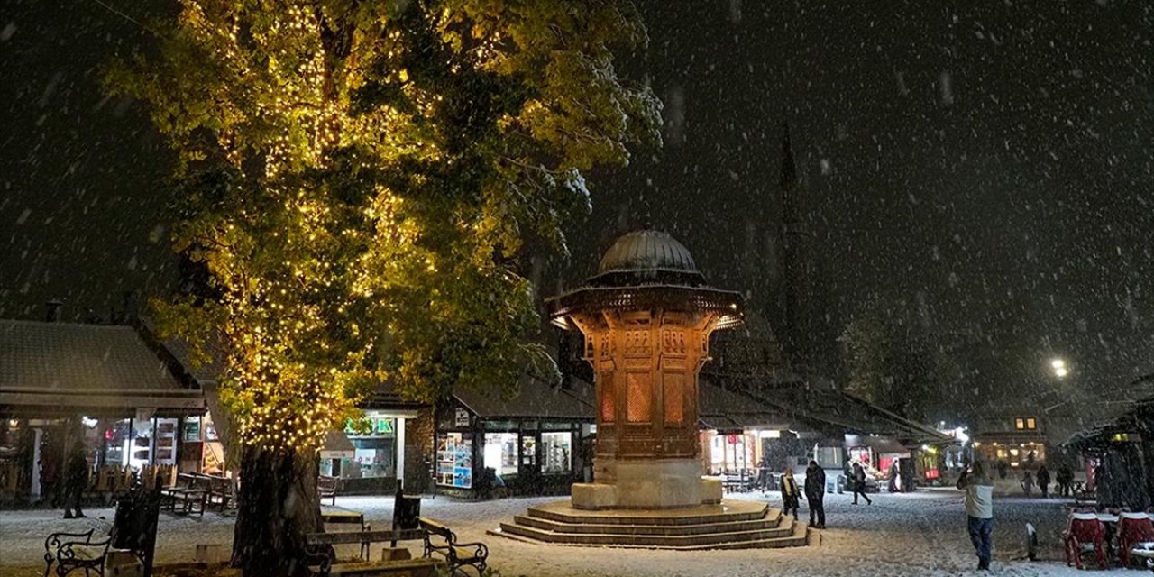Bosna Hersek'in Başkenti Saraybosna'da Kar Etkili Oldu