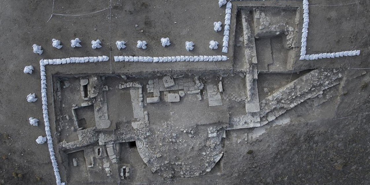 Antik Höyükteki "Listra Kilisesi" Gün Yüzüne Çıkarılıyor