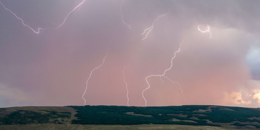 Doğu'daki 5 İlde Gök Gürültülü Sağanak Bekleniyor