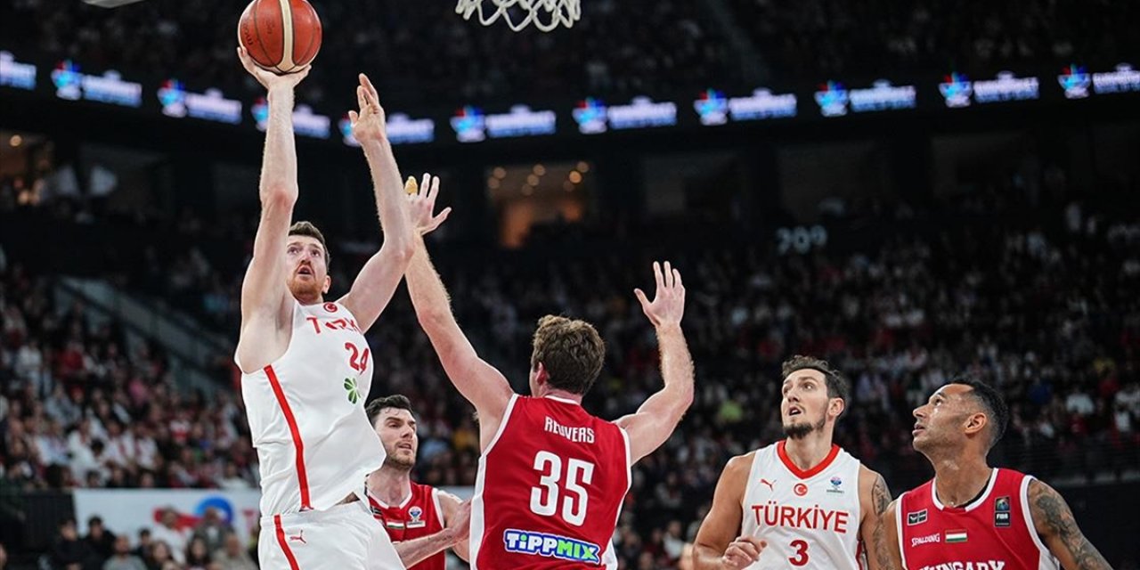 A Milli Erkek Basketbol Takımı, Macaristan'ı 26 Sayı Farkla Yendi