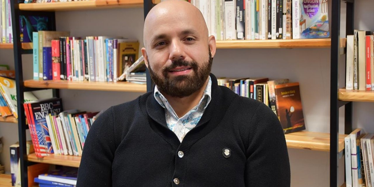 Maganda Kurşunuyla Engelli Kalan Öğretmen, Liselilere Tarih Sevgisi Aşılıyor