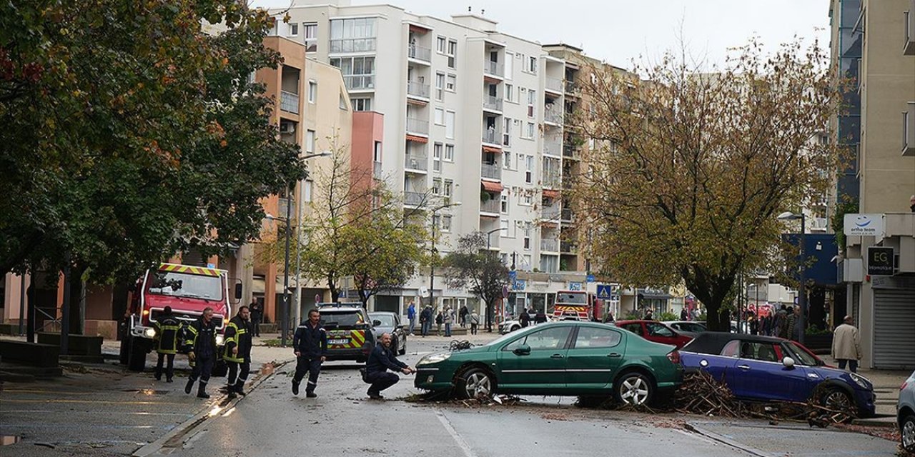 Fransa'yı da Etkisi Altına Alan Bert Fırtınası Nedeniyle 9 Vilayette Turuncu Alarm Verildi