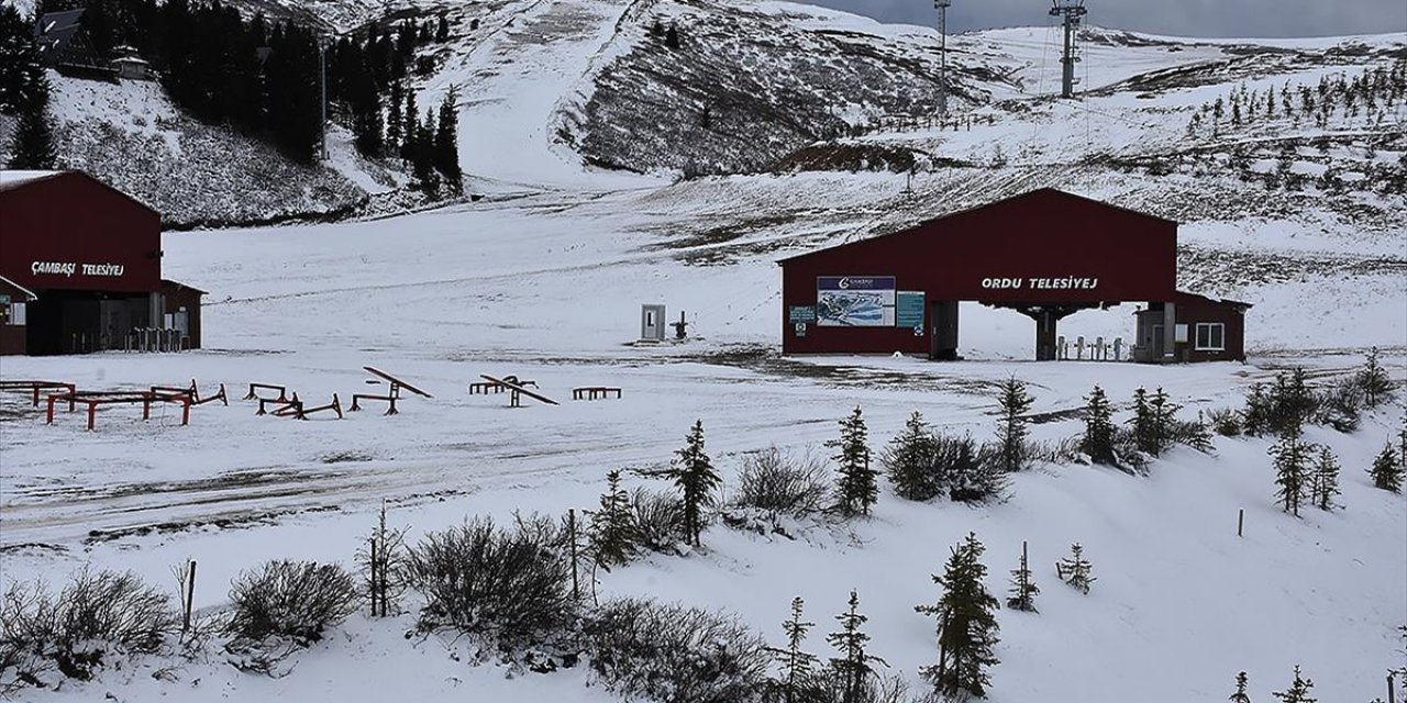Kayak Merkezlerinde En Fazla Kar Kalınlığı 66 Santimetreyle Çambaşı'nda Ölçüldü