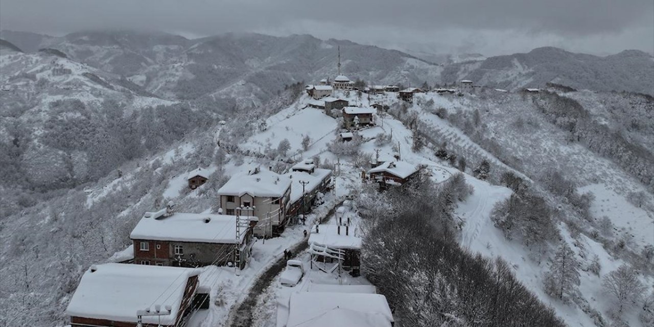 Samsun'un Yüksek Kesimleri Beyaza Büründü