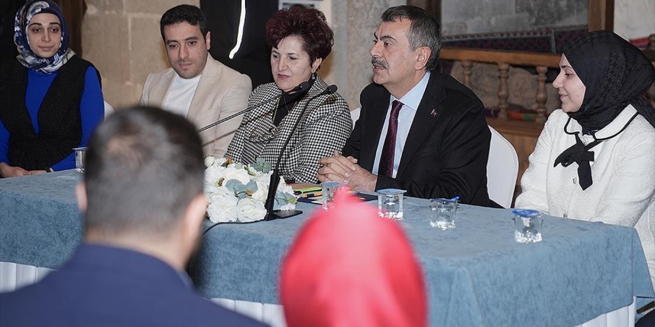 Bakan Tekin: 2025 Yılı İçerisinde 300 Bin Civarında Öğretmenimiz Ünvan Almış Olacak