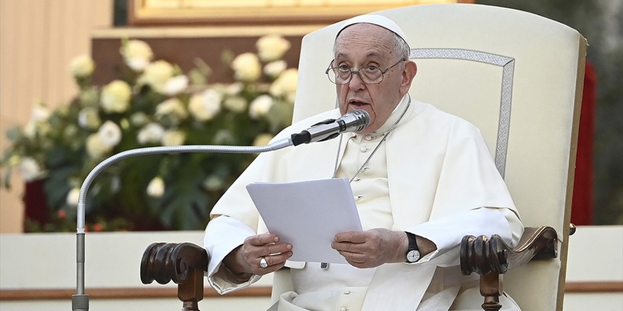 Papa Francis, Macron'un Notre Dame Açılışı İçin Yaptığı Daveti Reddedip Korsika'yı Ziyaret Edecek