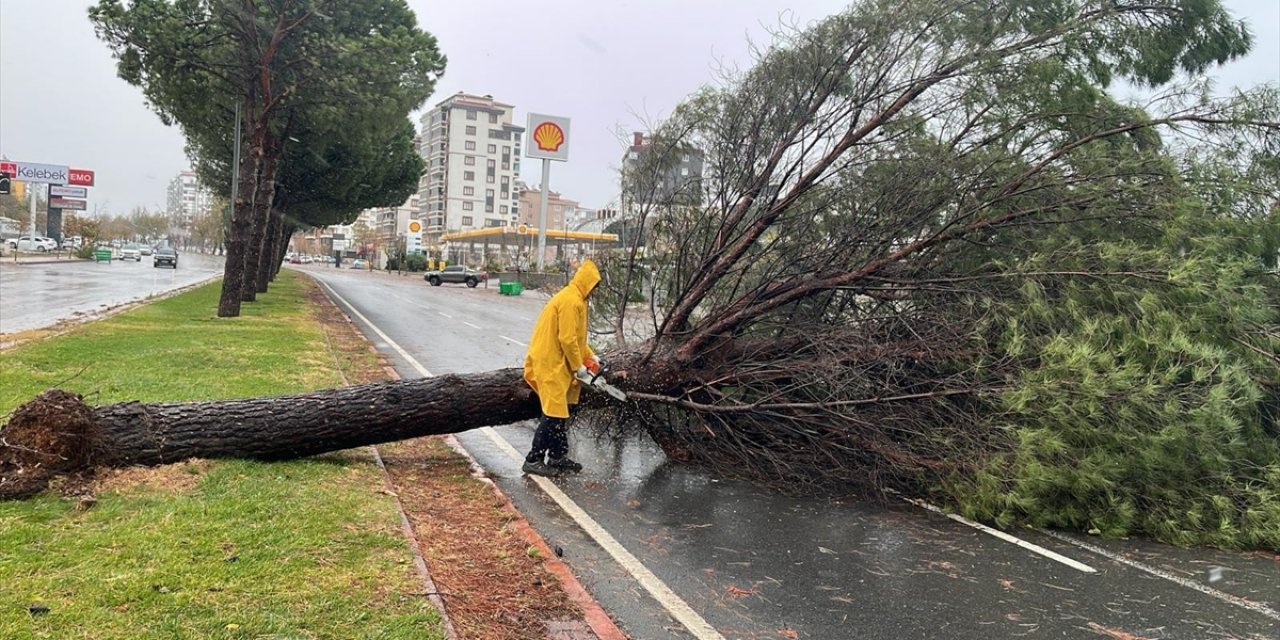 Kahramanmaraş'taki Fırtınanın Şiddeti Saatte 95 Kilometre Hıza Ulaşmış