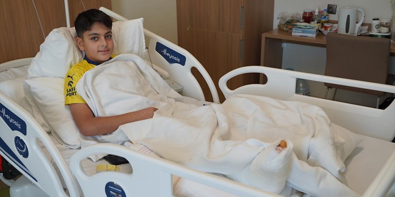 Kemik Kanseri Çocuk, Diğer Bacağından Alınan Kemiğin Nakliyle Sağlığına Kavuştu