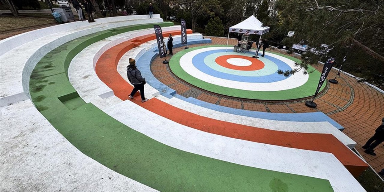 Filli Boya, "Hayata 1 Renk Neşe" Hareketini Başlattı