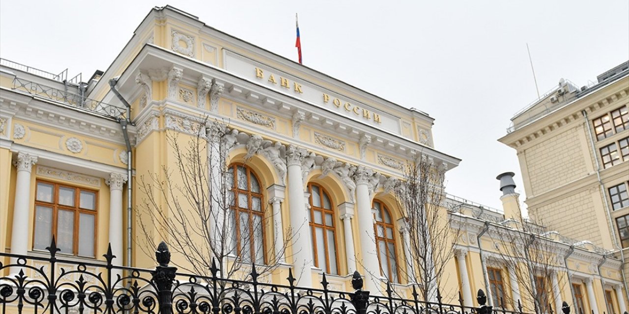 Rusya Merkez Bankası Kötüleşen Enflasyon Beklentileri Nedeniyle Faiz Artışını Değerlendiriyor