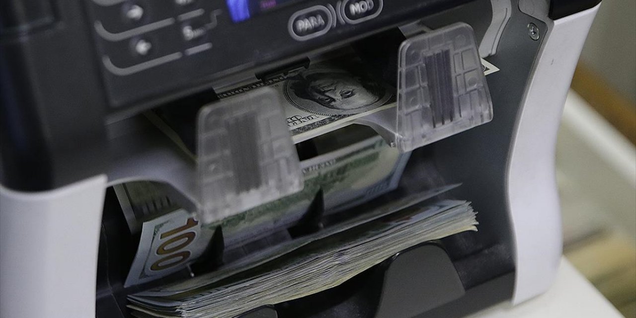 Para Sayma ve Atm Makinelerinin Kontrolleri Ve Güncellenmeleri Yapılmakta