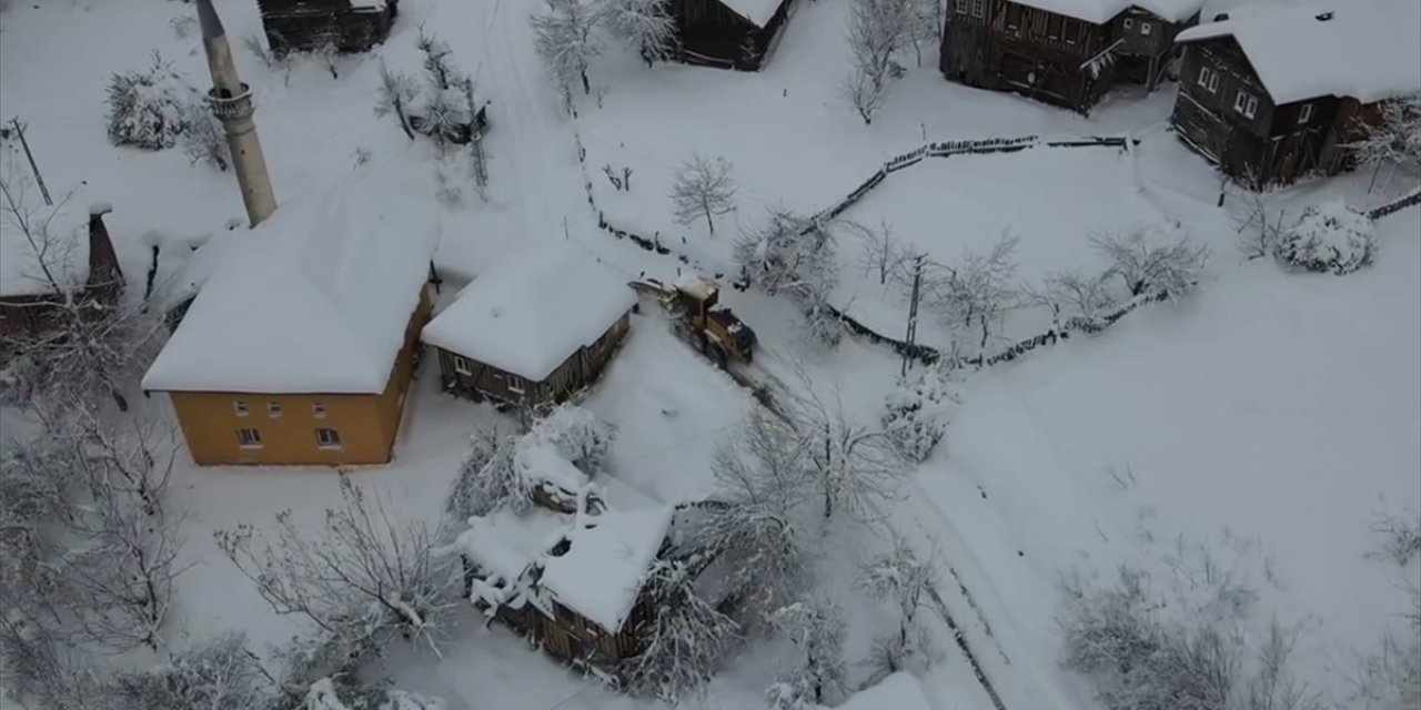 Kastamonu'da "Kar Savaşçıları" 6 Bin 820 Kilometre Yolu Ulaşıma Açtı