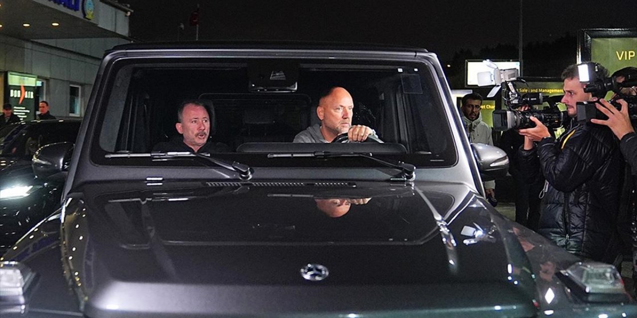 Beşiktaş'ın Gündeminde Olan Teknik Direktör Sergen Yalçın, İstanbul'a Geldi