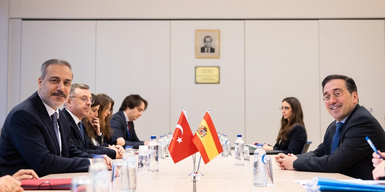 Bakan Fidan, İspanyol Mevkidaşı Albares İle Brüksel'de Görüştü