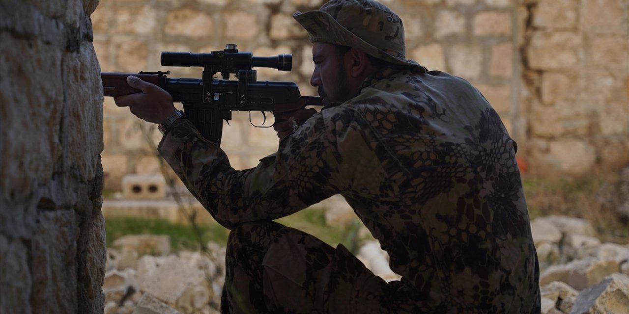 Hama'da İlerleyen Rejim Karşıtı Gruplar, Kent Merkezinin 6 Kilometre Dışında Rejim Güçleriyle Çatışıyor