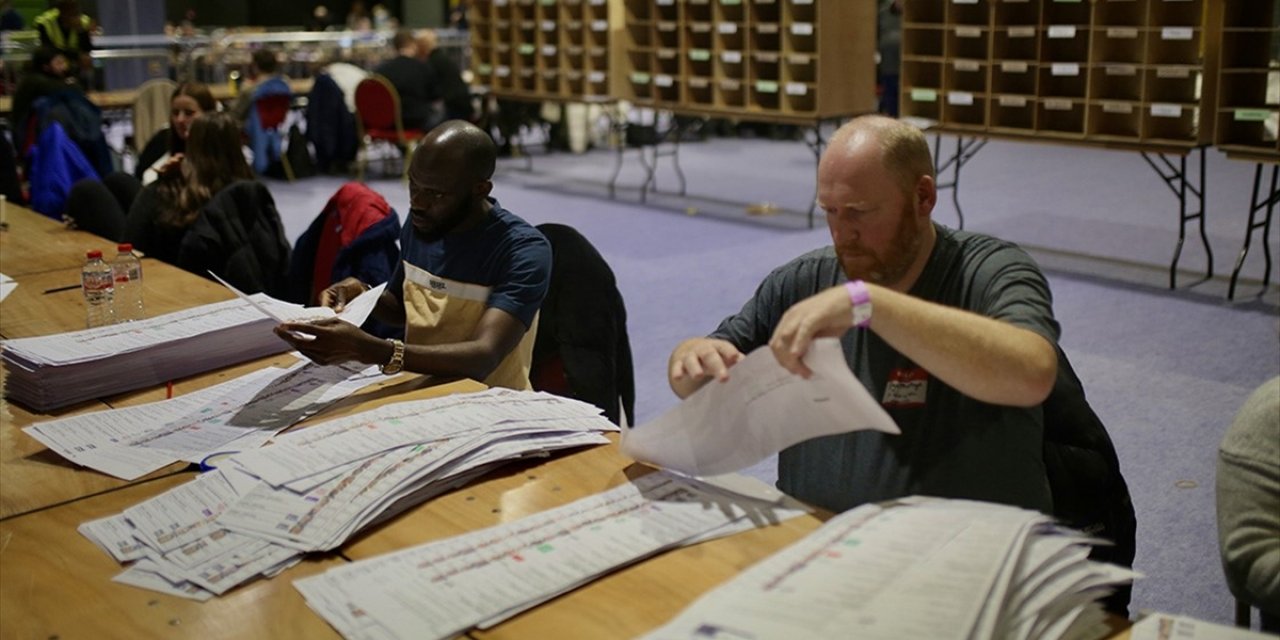İrlanda'daki Genel Seçimde İktidar Ortakları Meclis Çoğunluğunu Kaybetti