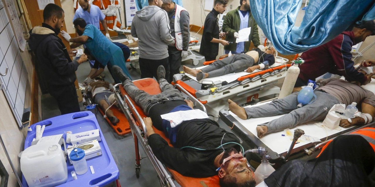 Filistinli Doktorlardan Gazze'deki 25 Bin Kişinin Doğu Kudüs'te Tedavi Görmesi Çağrısı