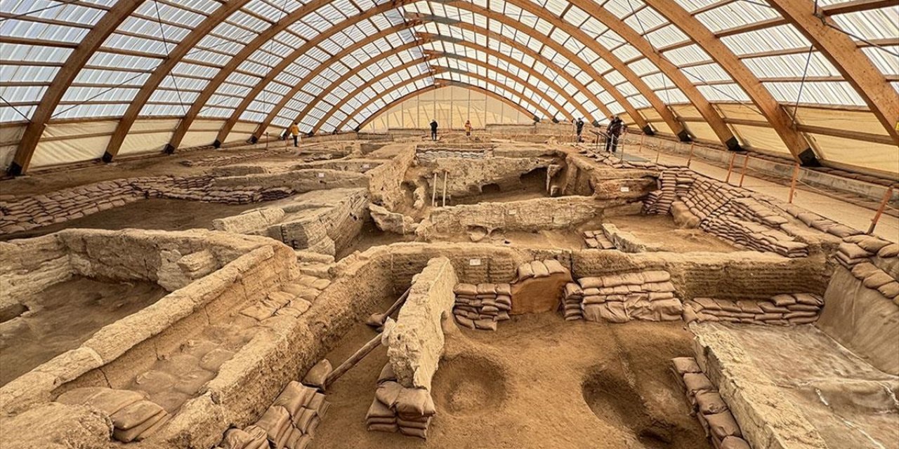 Çatalhöyük'te Ziyaretçiler 9 Bin Yıl Öncesini Deneyimleme İmkanı Buluyor