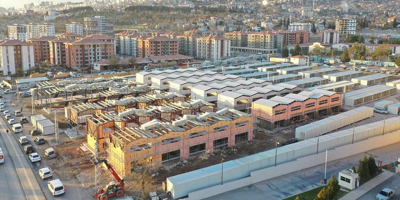 Kahramanmaraş'ta Kurulan Geçici Çarşı, Depremzede Esnafın Umudu Oldu