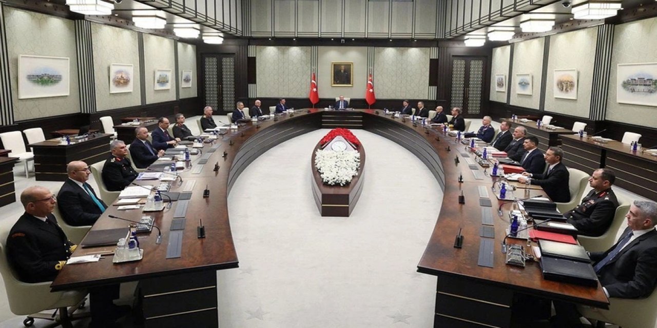 'Kırmızı Kitap' Nedir, Türkiye'nin Milli Güvenlik Siyaseti Yıllar İçinde Nasıl Değişti?