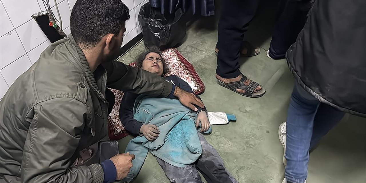 DSÖ, İsrail'in Kuşattığı Gazze'nin Kuzeyindeki Sağlık Şartlarının "Kriz Halinin Ötesinde" Olduğunu Bildirdi