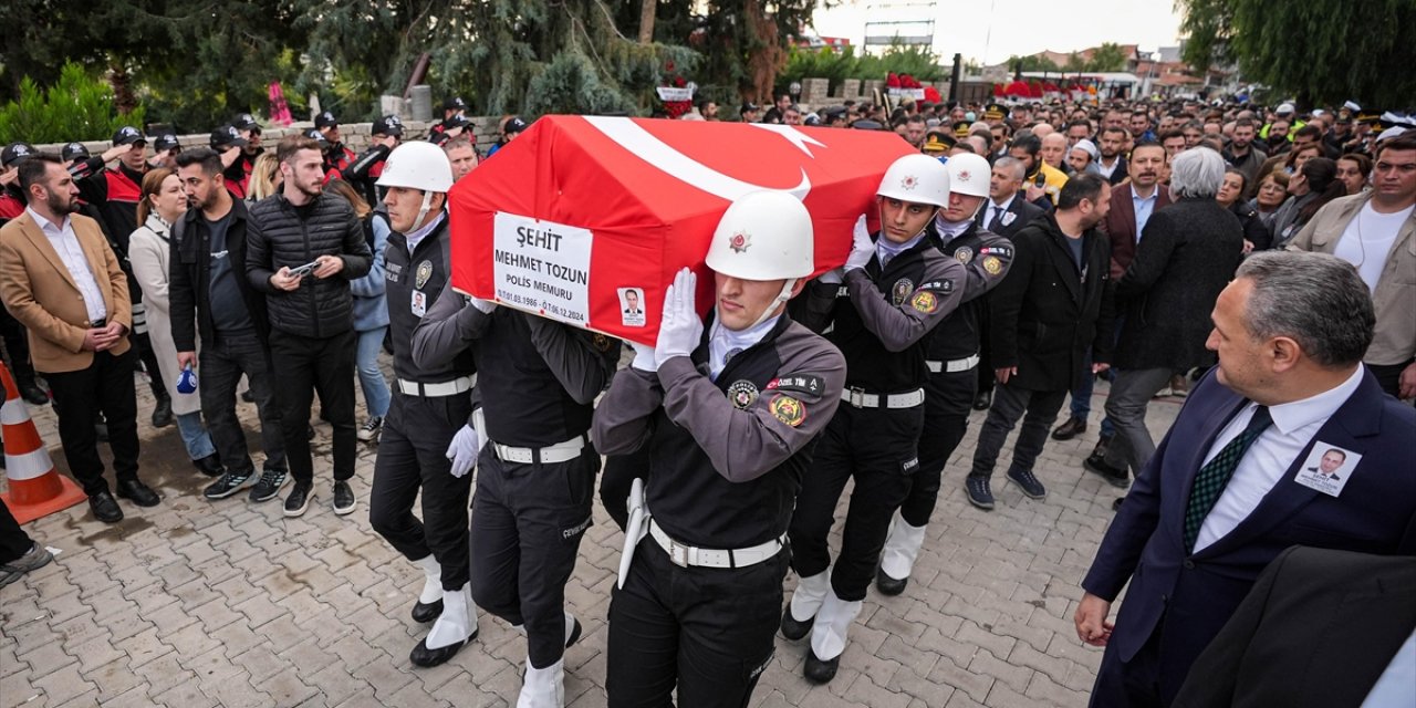 Şehit Polis Memuru Mehmet Tozun, İzmir'de Son Yolculuğuna Uğurlandı