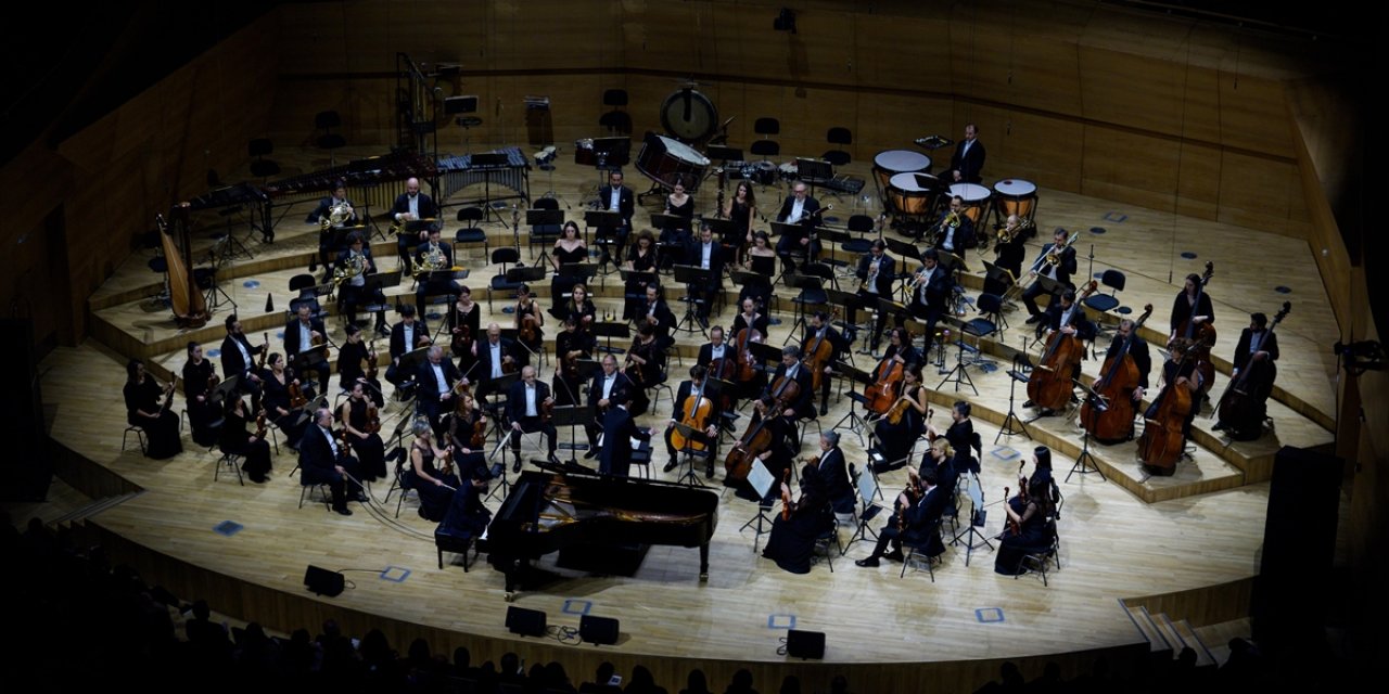 CSO "Sinan'ın Gölgesi" Eserinin Dünya Prömiyerini Yaptı