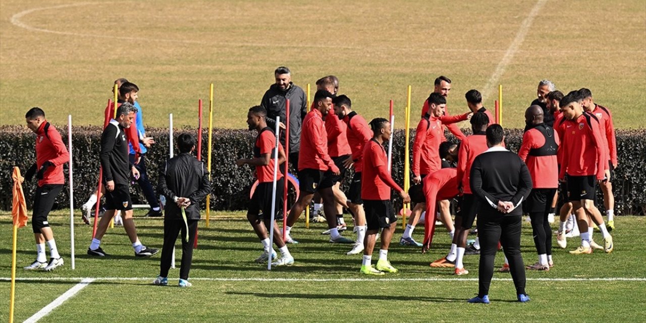 Kayserispor, Süper Lig'de Yarın Alanyaspor'u Konuk Edecek