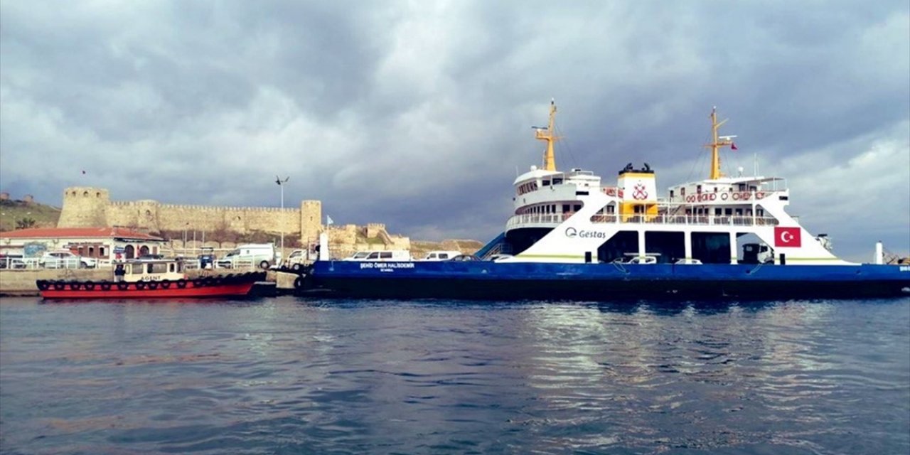 Gökçeada İle Bozcaada Feribot Hatlarında Akşam Seferleri Fırtına Nedeniyle İptal Edildi