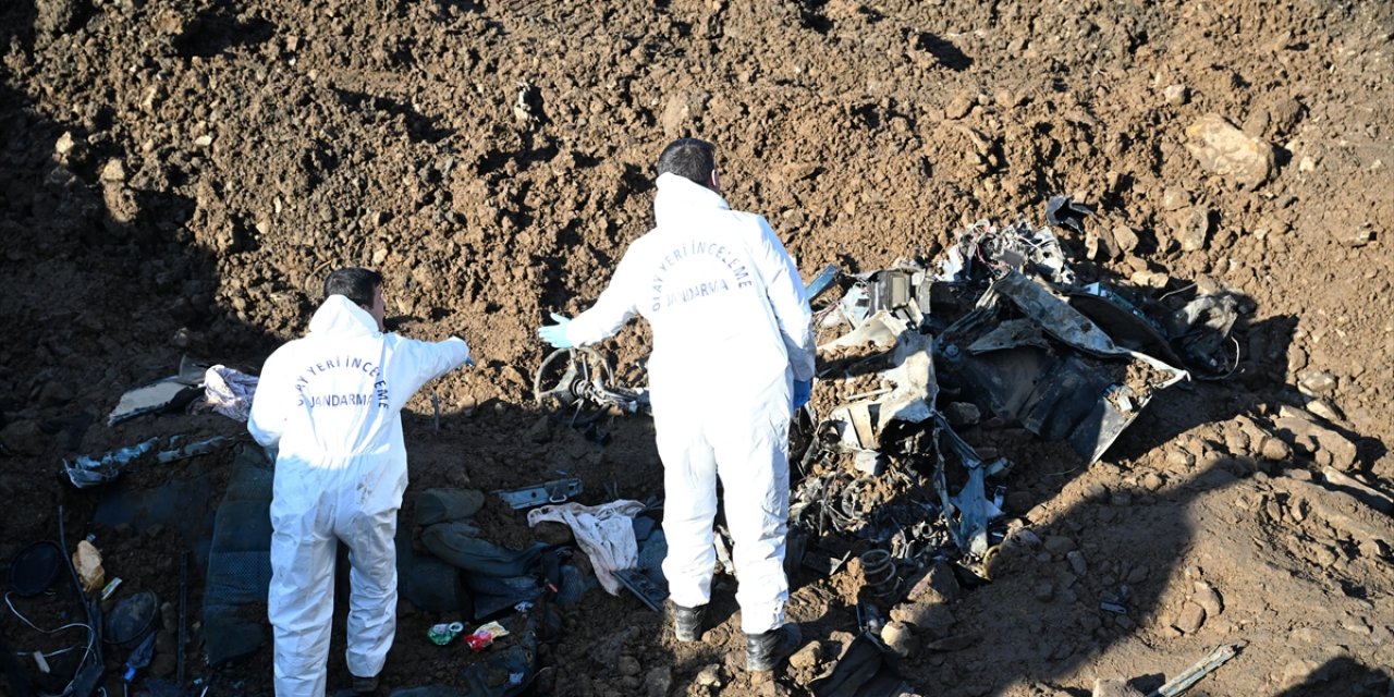 Artvin'de Heyelan Altında Kalan Araçtaki 4 Kişinin Cansız Bedenlerine Ulaşıldı