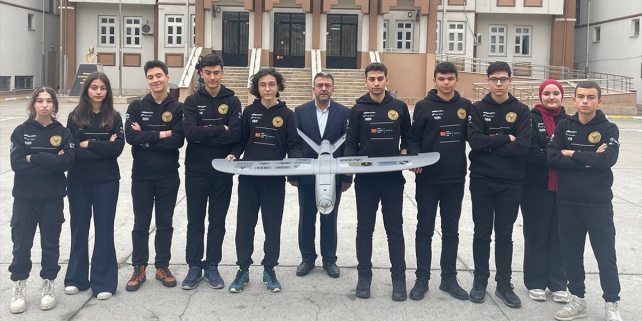 Lise Öğrencileri ABD'deki İnsansız Hava Araçları Yarışmasında Türkiye'yi Temsil Edecek