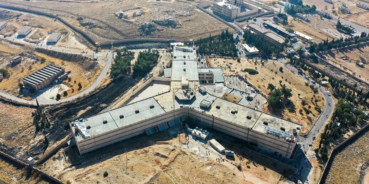 Suriye'de Sednaya'daki Gizli Bölmeleri Araştıran Ekipler, Cezaevinde Gizli Alan Bulunmadığını Açıkladı