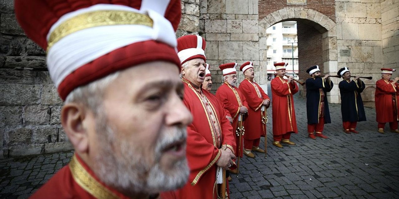 Osmanlı Payitahtı Bursa'nın Mehter Takımı Dört Kıtada Gönülleri Fethediyor