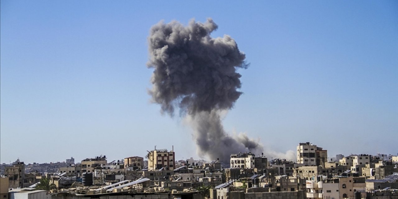 İsrail'in Gazze Şeridi'ne Düzenlediği Hava Saldırılarında 37 Filistinli Hayatını Kaybetti