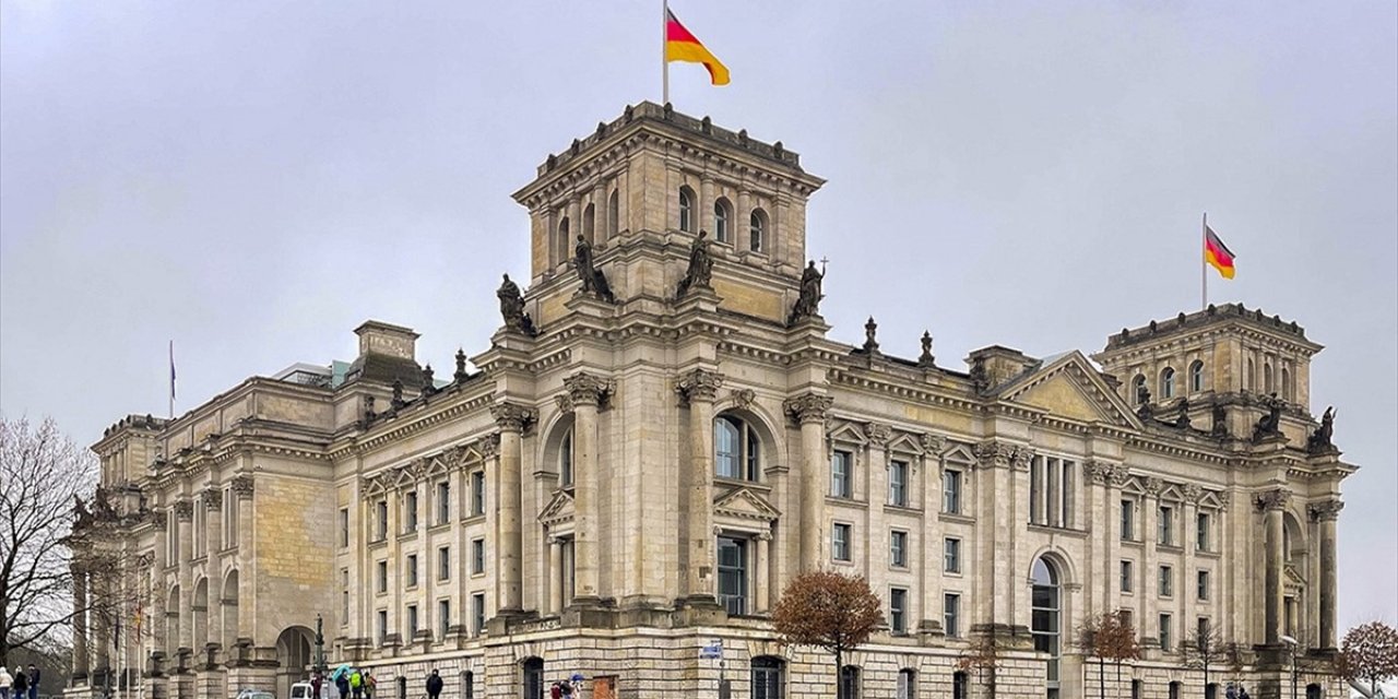 Almanya'da Erken Seçim, İstikrarsızlık ve Belirsizliği Sonlandırma Fırsatı Olarak Değerlendiriliyor