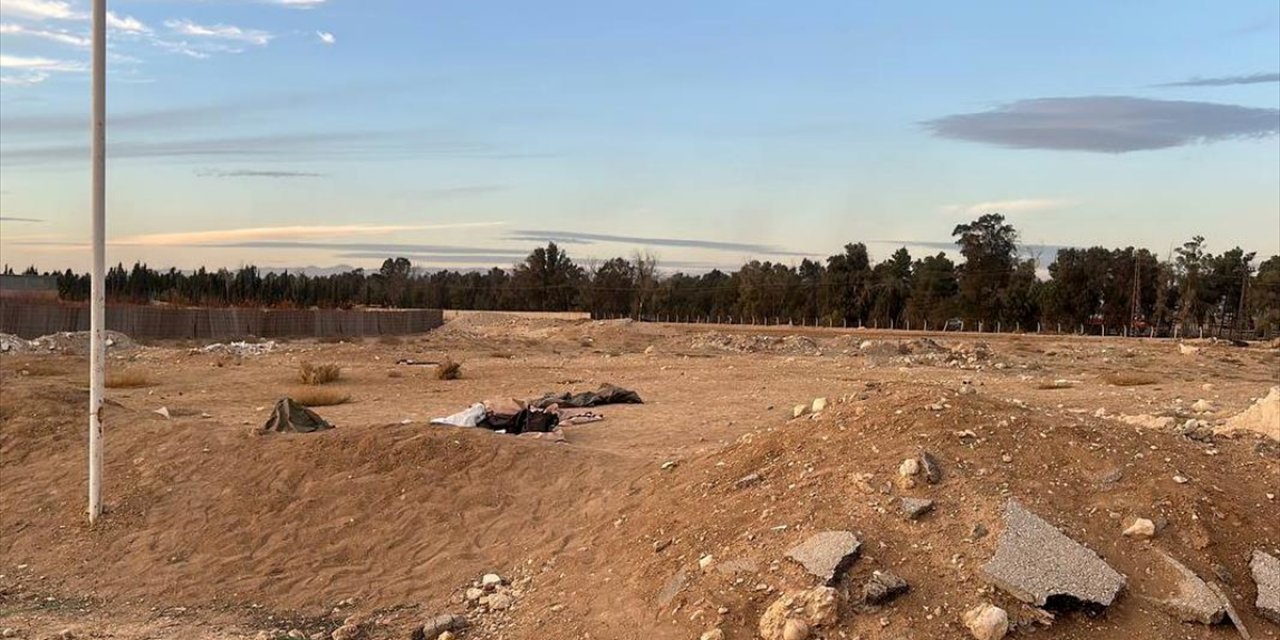 Suriye'nin Başkenti Şam'da Havalimanı Yolunda Yaklaşık 100 Kişiye Ait Ceset Kalıntıları Bulundu