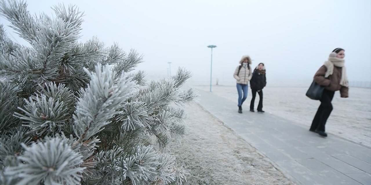 Kar ve Buzda Düşüp Sakatlanmamanın Yolu Dengeli ve Yavaş Yürümekten Geçiyor